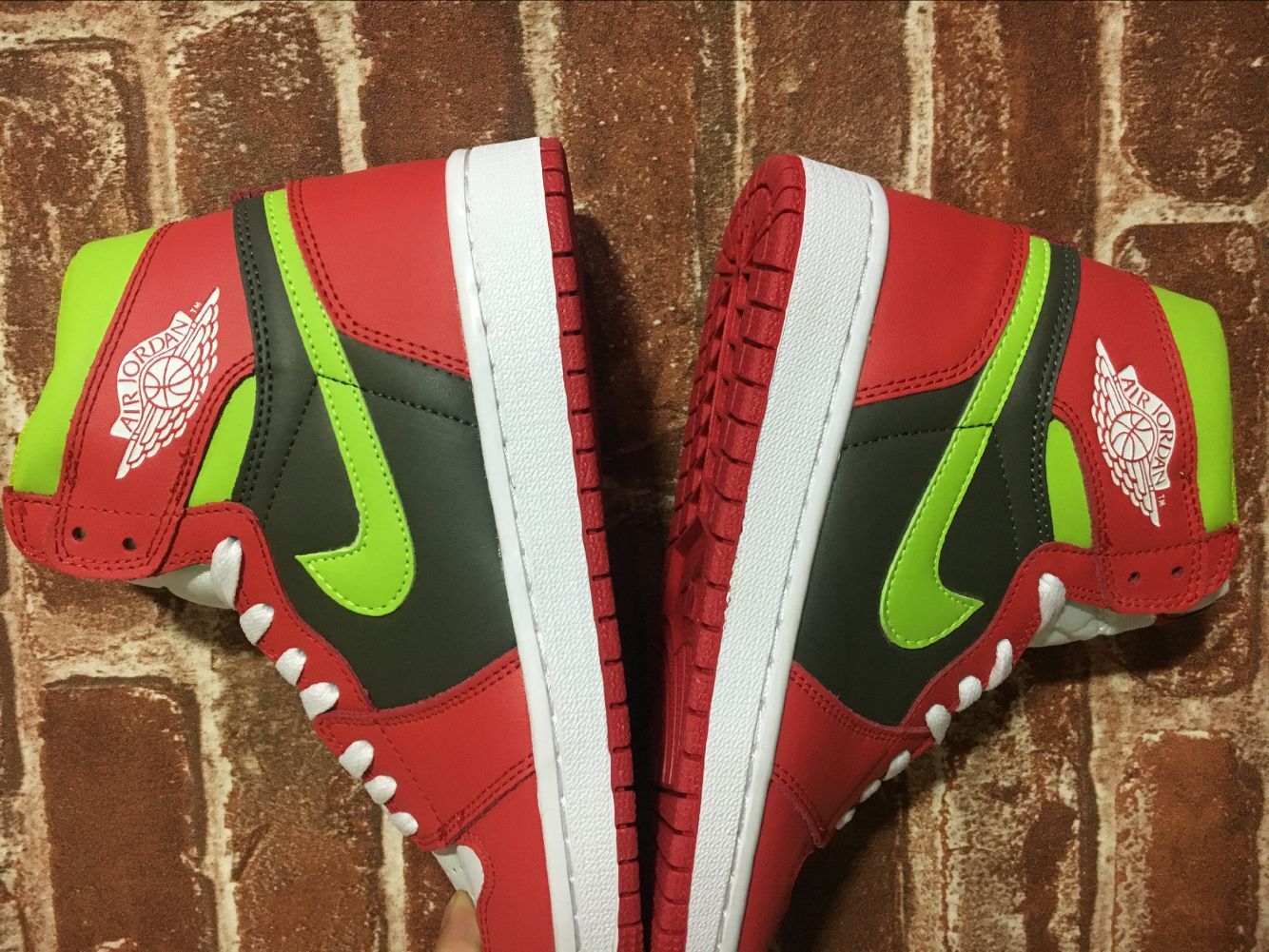 Men Nike Air Jordan 1 Retro Christmas Red Green White Shoes